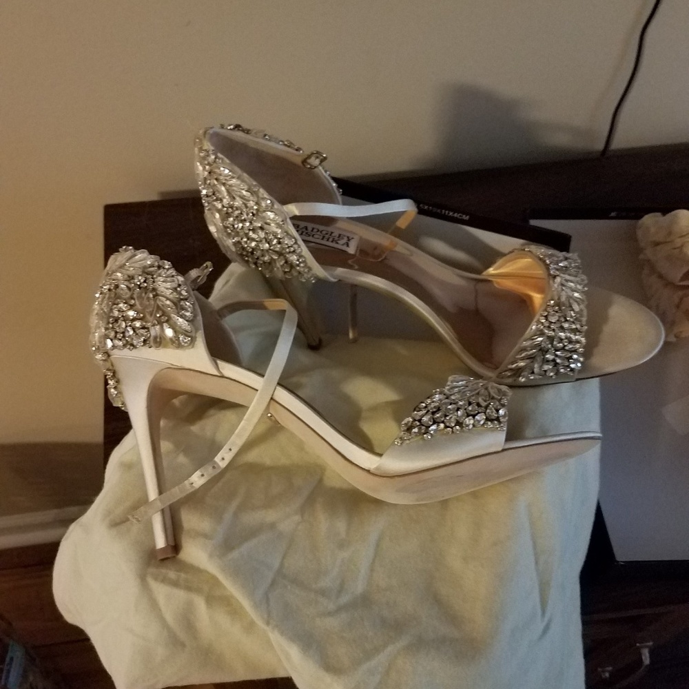 Elegant Bride Shoes - Picture 2 of 5